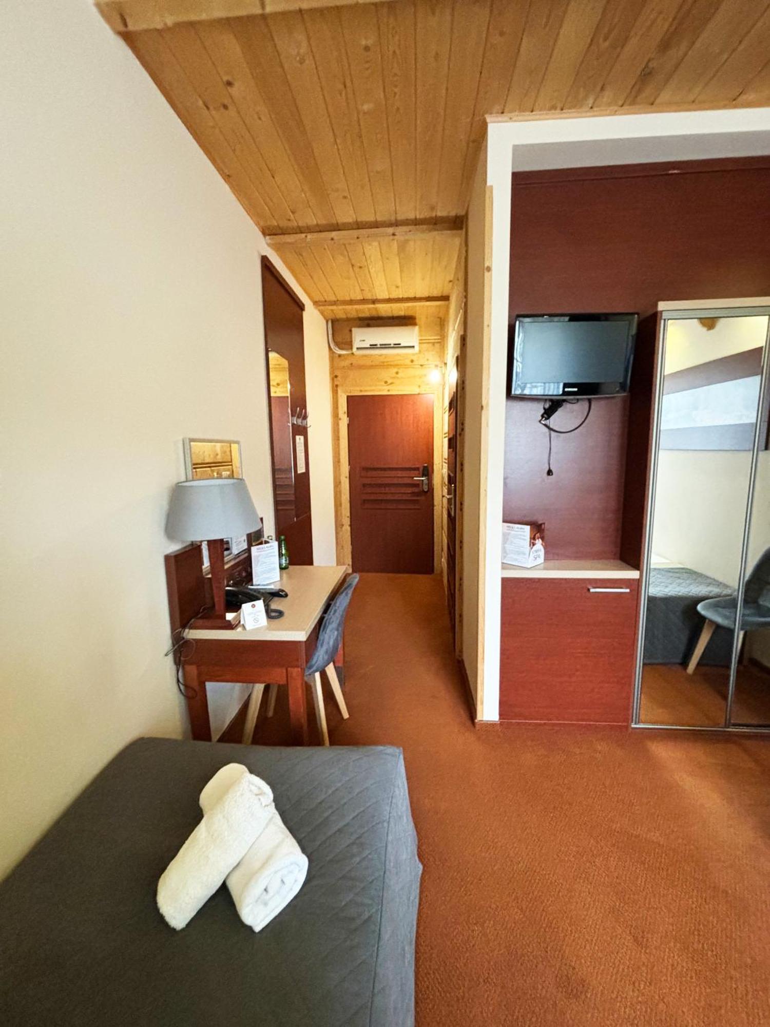 Hotel 365 Kielce Exterior photo